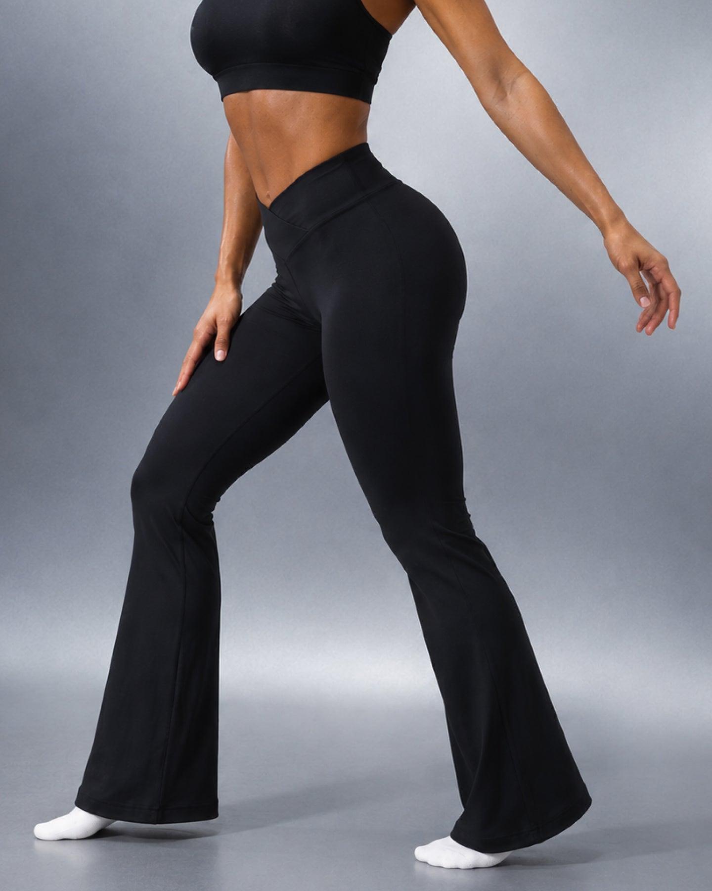 EveryMove™ V-Waist Flared Leggings | Jet Black