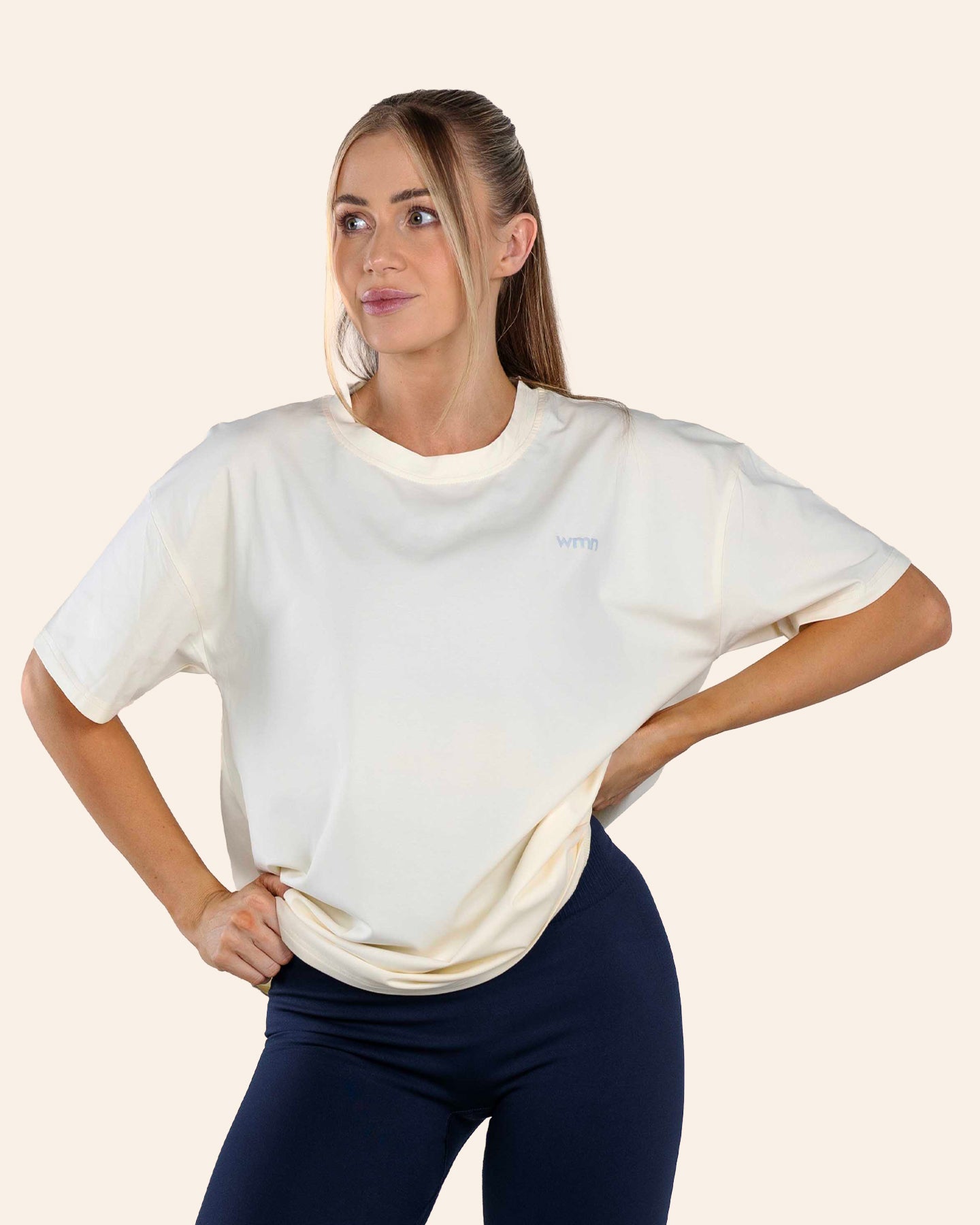 Model is 5'4" (164 cm) tall and wears size M.